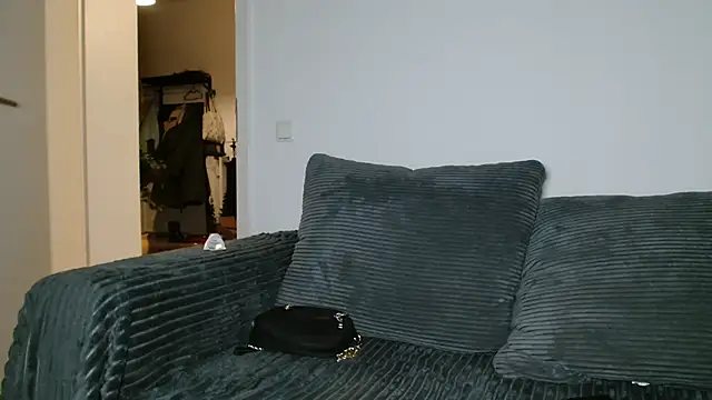 Jasmin-White online show from October 21, 2025, 8:09 pm