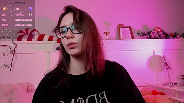 Snapshot of UnaMedison chatting on December 24, 2024, 1:17 pm UnaMedison online show from December 24, 2024, 1:17 pm