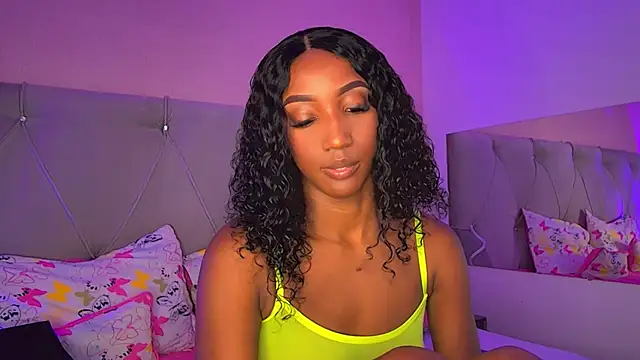 FiorelaLenin online show from March 21, 2025, 7:35 pm