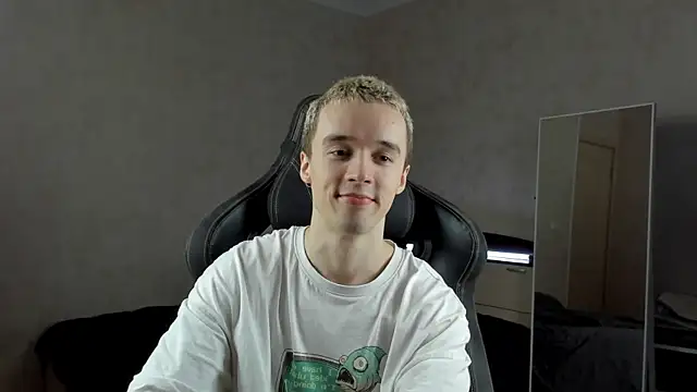 MasonWarholl online show from December 13, 2024, 6:49 pm