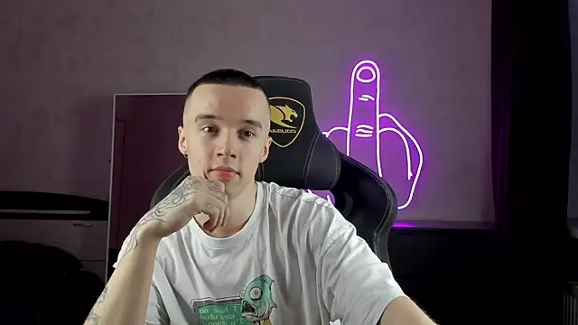 MasonWarholl online show from December 14, 2024, 3:36 pm