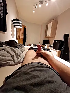 Snapshot of Lion132233 chatting on September 15, 2025, 8:42 pm Lion132233 online show from September 15, 2025, 8:42 pm