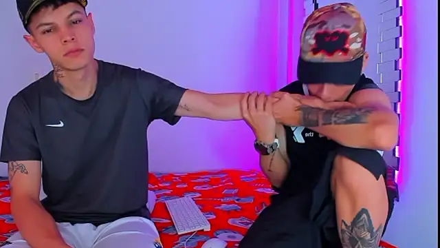 Snapshot of HOT_boy2025 chatting on December 2, 2024, 7:05 pm HOT boy2025 online show from December 2, 2024, 7:05 pm