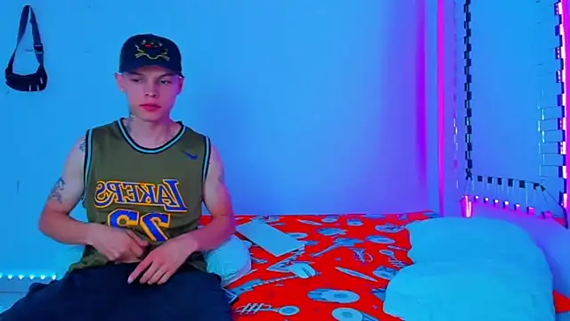 Snapshot of HOT_boy2025 chatting on December 17, 2024, 11:05 pm HOT boy2025 online show from December 17, 2024, 11:05 pm