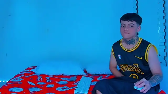 Snapshot of HOT_boy2025 chatting on January 18, 2025, 7:04 pm HOT boy2025 online show from January 18, 2025, 7:04 pm