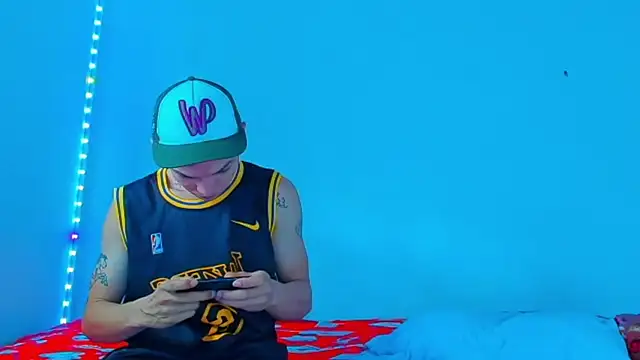 Snapshot of HOT_boy2025 chatting on March 22, 2025, 4:04 pm HOT boy2025 online show from March 22, 2025, 4:04 pm