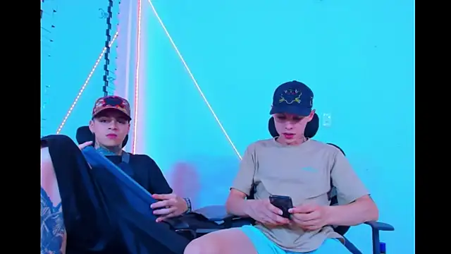 Snapshot of HOT_boy2025 chatting on September 11, 2025, 4:01 am HOT boy2025 online show from September 11, 2025, 4:01 am