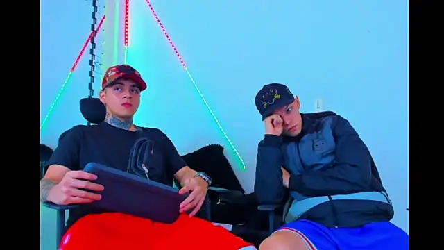 Snapshot of HOT_boy2025 chatting on September 14, 2025, 5:17 am HOT boy2025 online show from September 14, 2025, 5:17 am