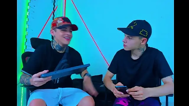 Snapshot of HOT_boy2025 chatting on September 25, 2025, 5:05 pm HOT boy2025 online show from September 25, 2025, 5:05 pm