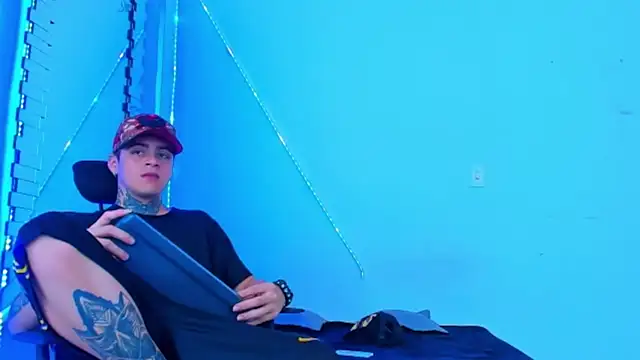 Snapshot of HOT_boy2025 chatting on October 7, 2025, 7:22 pm HOT boy2025 online show from October 7, 2025, 7:22 pm