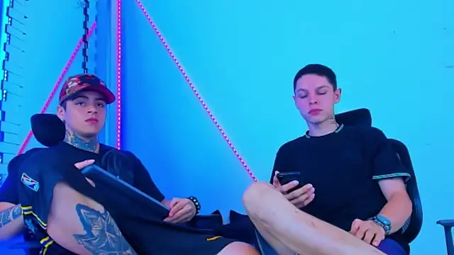 Snapshot of HOT_boy2025 chatting on October 9, 2025, 12:30 am HOT boy2025 online show from October 9, 2025, 12:30 am