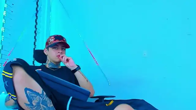 Snapshot of HOT_boy2025 chatting on October 12, 2025, 6:51 pm HOT boy2025 online show from October 12, 2025, 6:51 pm