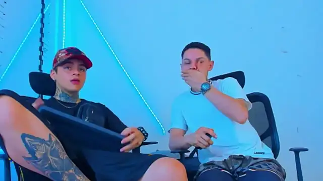 Snapshot of HOT_boy2025 chatting on October 16, 2025, 5:41 am HOT boy2025 online show from October 16, 2025, 5:41 am