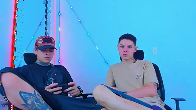 Snapshot of HOT_boy2025 chatting on October 19, 2025, 1:17 am HOT boy2025 online show from October 19, 2025, 1:17 am