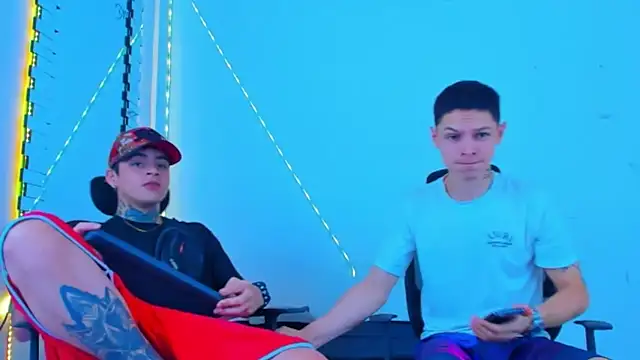 Snapshot of HOT_boy2025 chatting on October 20, 2025, 1:28 am HOT boy2025 online show from October 20, 2025, 1:28 am