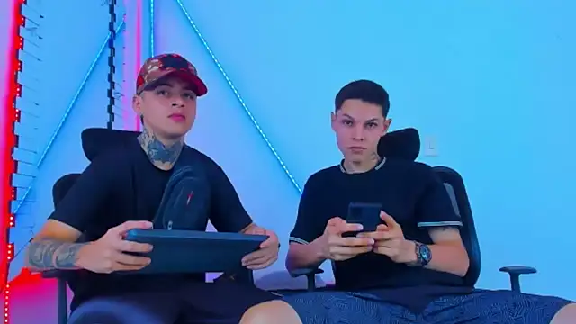 Snapshot of HOT_boy2025 chatting on November 1, 2025, 7:38 pm HOT boy2025 online show from November 1, 2025, 7:38 pm