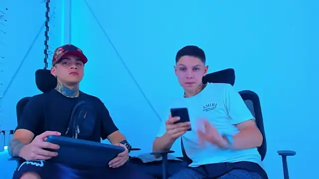 Snapshot of HOT_boy2025 chatting on November 4, 2025, 10:09 pm HOT boy2025 online show from November 4, 2025, 10:09 pm