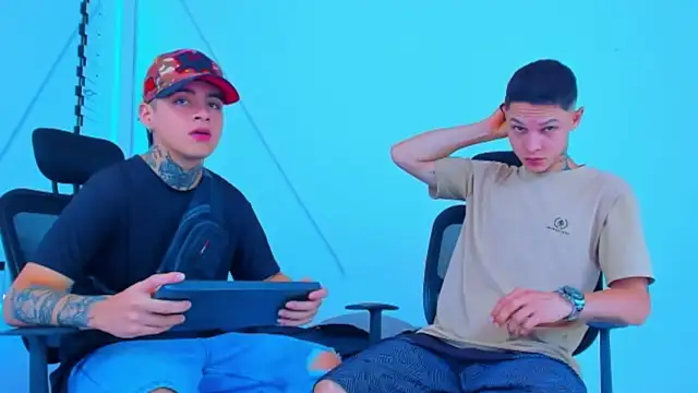 Snapshot of HOT_boy2025 chatting on November 5, 2025, 6:08 pm HOT boy2025 online show from November 5, 2025, 6:08 pm