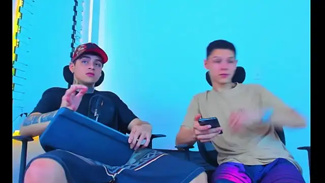 Snapshot of HOT_boy2025 chatting on November 25, 2025, 3:17 am HOT boy2025 online show from November 25, 2025, 3:17 am