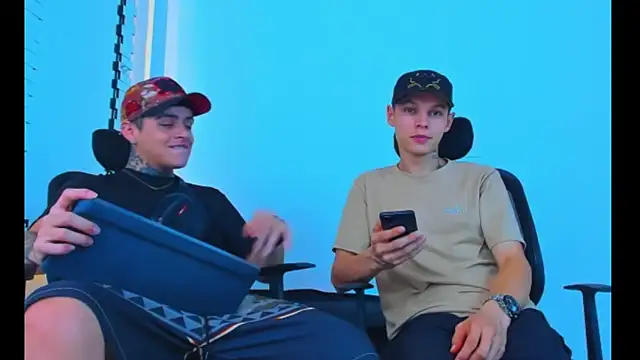 Snapshot of HOT_boy2025 chatting on November 26, 2025, 6:36 am HOT boy2025 online show from November 26, 2025, 6:36 am