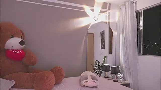 Snapshot of AnnyHizzle chatting on October 28, 2025, 3:32 am AnnyHizzle online show from October 28, 2025, 3:32 am