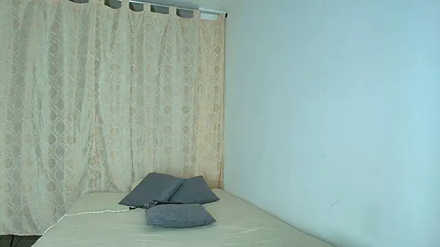 Tinny and Candy online show from April 28, 2026, 11:21 pm