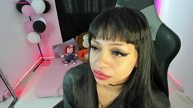 Snapshot of zoesullivan chatting on December 9, 2024, 1:02 pm zoesullivan online show from December 9, 2024, 1:02 pm