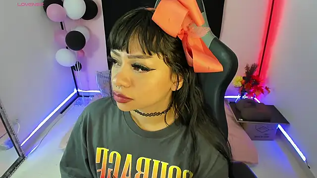 Snapshot of zoesullivan chatting on December 22, 2024, 9:44 am zoesullivan online show from December 22, 2024, 9:44 am