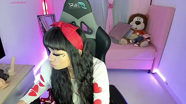 Snapshot of zoesullivan chatting on February 14, 2025, 10:07 am zoesullivan online show from February 14, 2025, 10:07 am