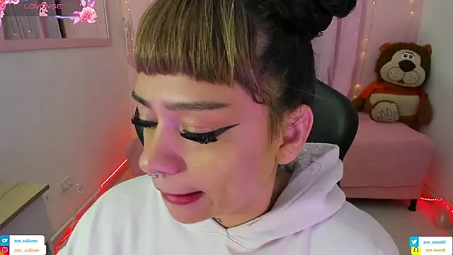 Snapshot of zoesullivan chatting on November 7, 2025, 9:53 am zoesullivan online show from November 7, 2025, 9:53 am