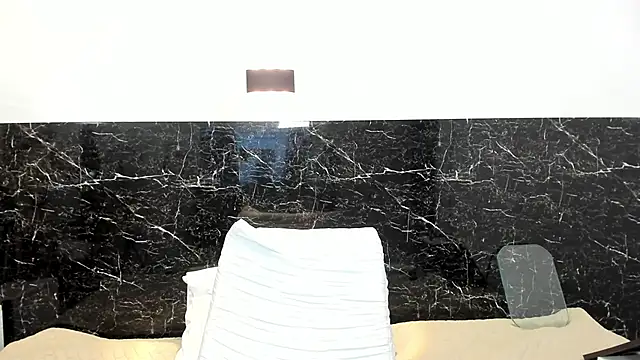 Juliabadlee online show from March 8, 2025, 11:49 pm