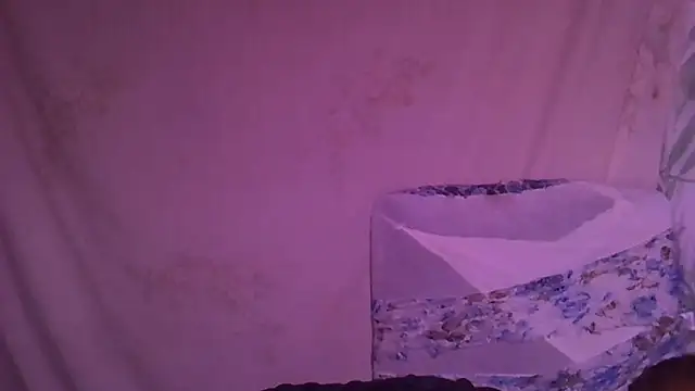 Hot Caro online show from May 17, 2026, 3:52 pm