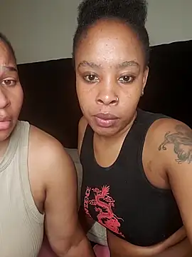 R-thequeen online show from December 18, 2025, 12:11 pm