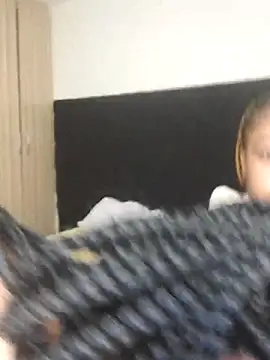 R-thequeen online show from April 1, 2026, 11:55 am