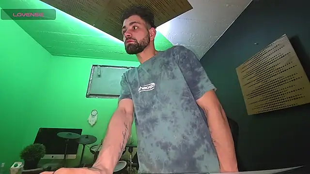 savage daddyy online show from February 27, 2025, 7:12 am