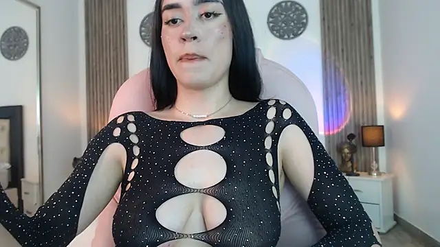 Snapshot of Julieta_De_Los_Angeles chatting on December 31, 2024, 8:45 pm Julieta De Los Angeles online show from December 31, 2024, 8:45 pm