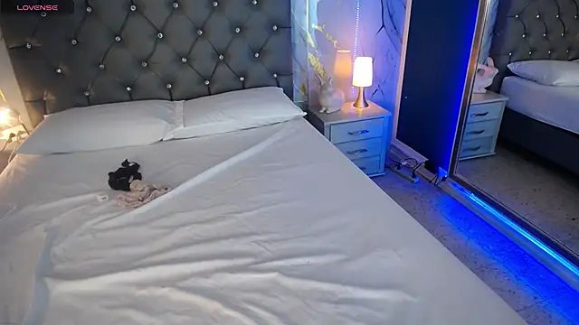 Snapshot of Julieta_De_Los_Angeles chatting on January 21, 2025, 8:08 am Julieta De Los Angeles online show from January 21, 2025, 8:08 am