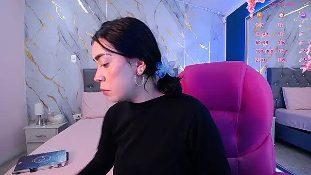 Snapshot of Julieta_De_Los_Angeles chatting on February 20, 2025, 3:34 am Julieta De Los Angeles online show from February 20, 2025, 3:34 am