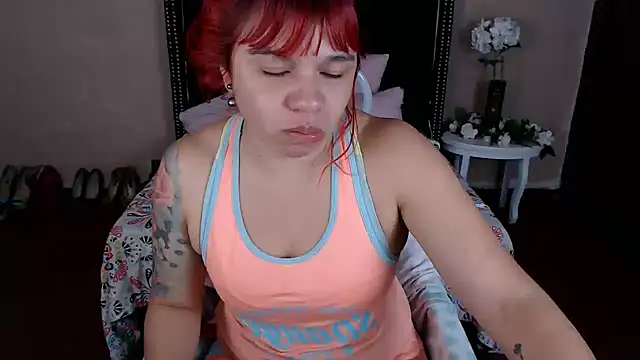 Snapshot of VioletaaaSlave chatting on June 1, 2026, 11:34 am VioletaaaSlave online show from June 1, 2026, 11:34 am