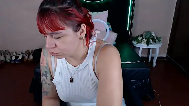 Snapshot of VioletaaaSlave chatting on June 14, 2026, 11:01 am VioletaaaSlave online show from June 14, 2026, 11:01 am