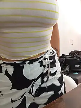 Snapshot of XGabrielaXX chatting on December 17, 2025, 8:26 pm XGabrielaXX online show from December 17, 2025, 8:26 pm