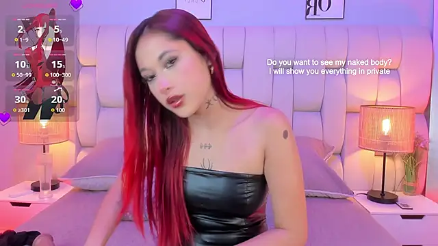 SkinnyFoxy online show from April 23, 2026, 9:50 pm