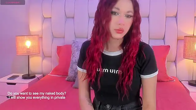Snapshot of SkinnyFoxy chatting on May 17, 2026, 7:21 pm SkinnyFoxy online show from May 17, 2026, 7:21 pm