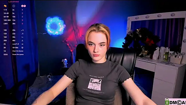 Snapshot of liana_kisses chatting on January 30, 2025, 11:55 pm liana kisses online show from January 30, 2025, 11:55 pm