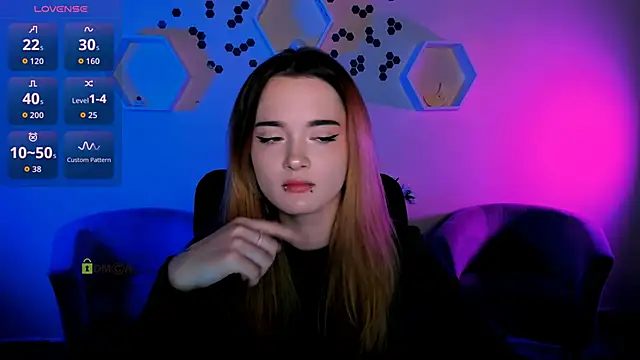 Snapshot of liana_kisses chatting on November 28, 2025, 8:00 pm liana kisses online show from November 28, 2025, 8:00 pm