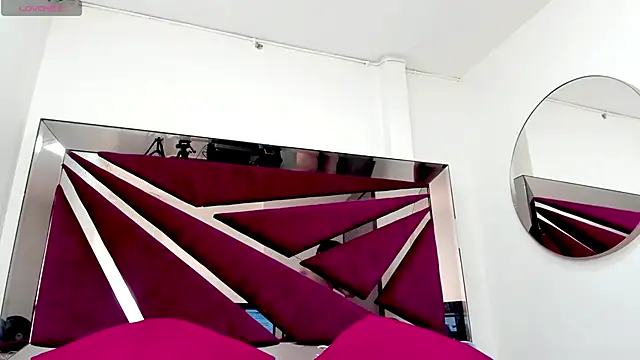 BarbaraKnox  online show from June 11, 2026, 6:17 pm