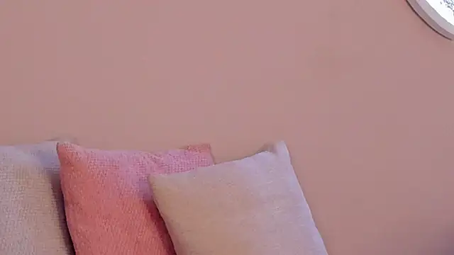 martinaaricci online show from September 19, 2025, 1:34 pm