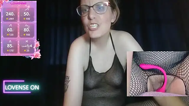 PernillaGirl online show from May 13, 2026, 7:11 pm