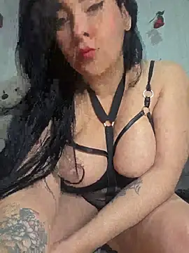 Snapshot of bigboobsrose1 chatting on May 12, 2026, 10:23 am bigboobsrose1 online show from May 12, 2026, 10:23 am