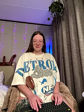 Snapshot of Sweetdee222x chatting on December 6, 2024, 4:47 am Sweetdee222x online show from December 6, 2024, 4:47 am